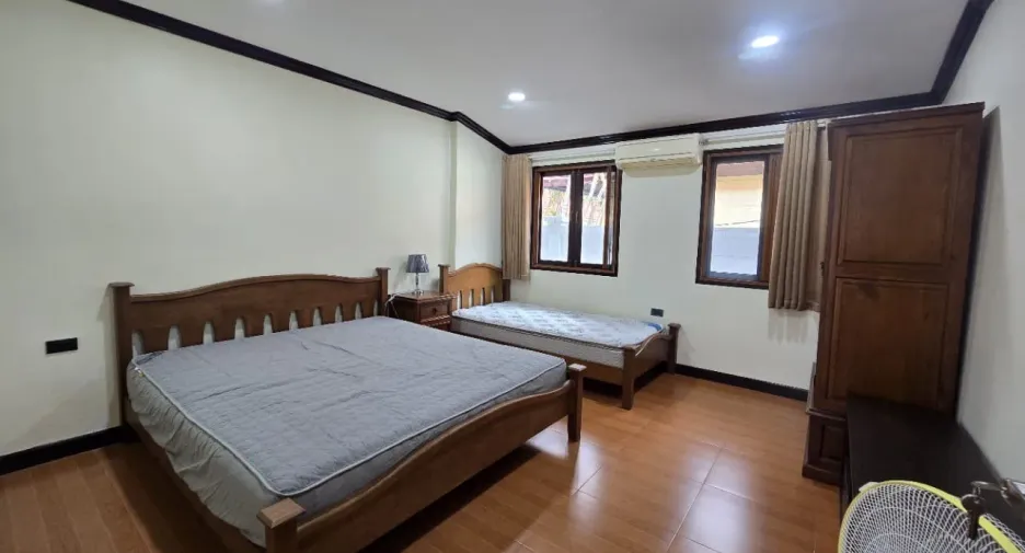 À vendre et à louer 3 chambres maison à Sattahip, Chonburi