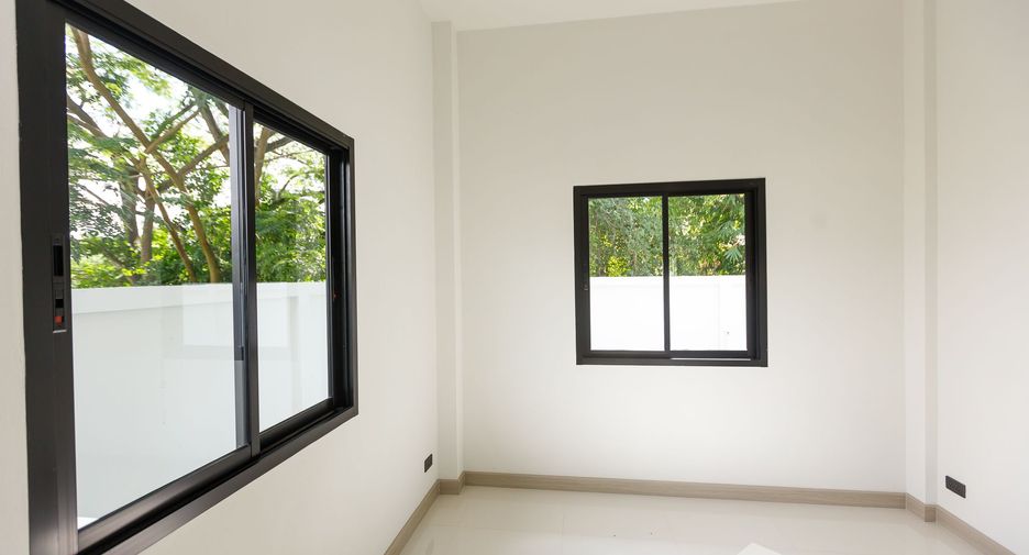 For sale 3 bedrooms house in San Kamphaeng, Chiang Mai