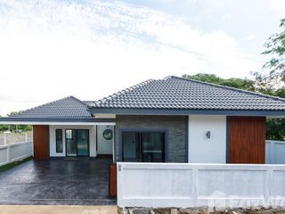 For sale 3 bedrooms house in San Kamphaeng, Chiang Mai