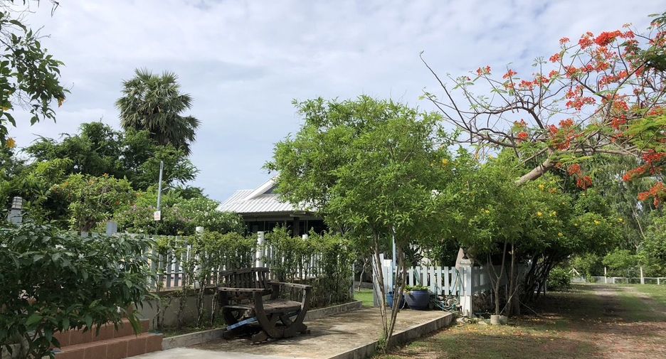 For sale 3 bedrooms house in Cha Am, Phetchaburi