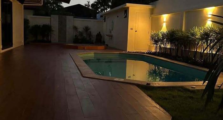 For sale 3 bedrooms villa in Mueang Phuket, Phuket