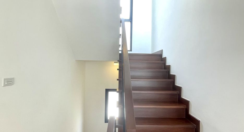 For sale 5 bedrooms villa in Thalang, Phuket