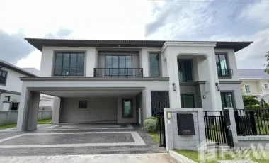 For sale 4 bedrooms house in Thawi Watthana, Bangkok