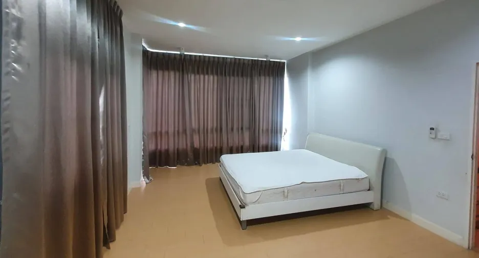 Haus zum Kauf und zur Miete mit 4 Zimmer in Bueng Kum, Bangkok