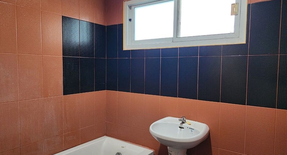 For sale 4 bedrooms house in Bang Saphan, Prachuap Khiri Khan
