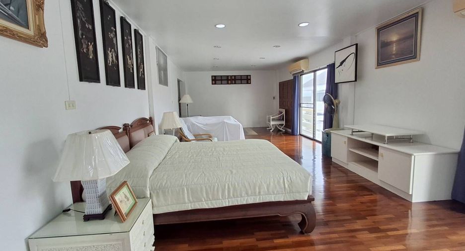 For sale 4 bedrooms house in Cha Am, Phetchaburi