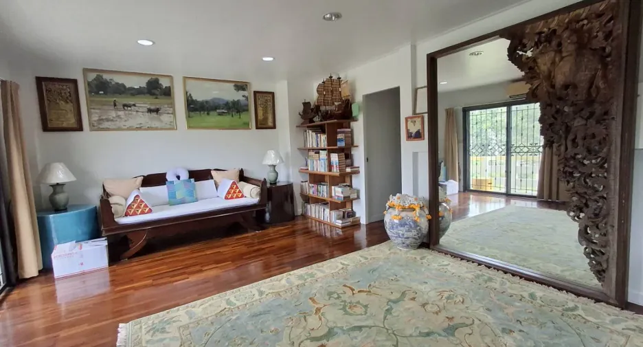 For sale 4 bedrooms house in Cha Am, Phetchaburi