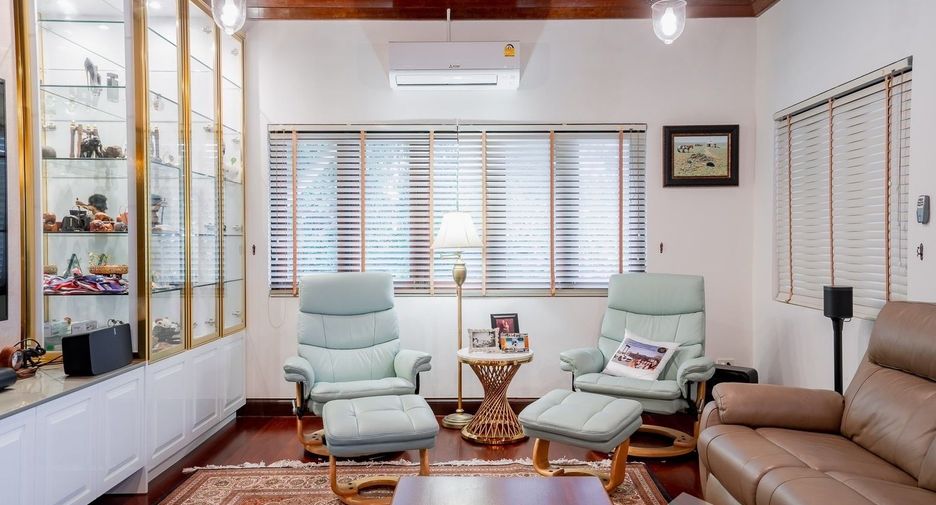 For sale 5 bedrooms villa in Hua Hin, Prachuap Khiri Khan