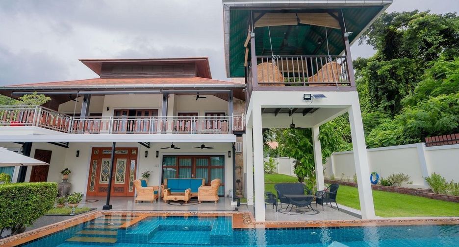For sale 5 bedrooms villa in Hua Hin, Prachuap Khiri Khan