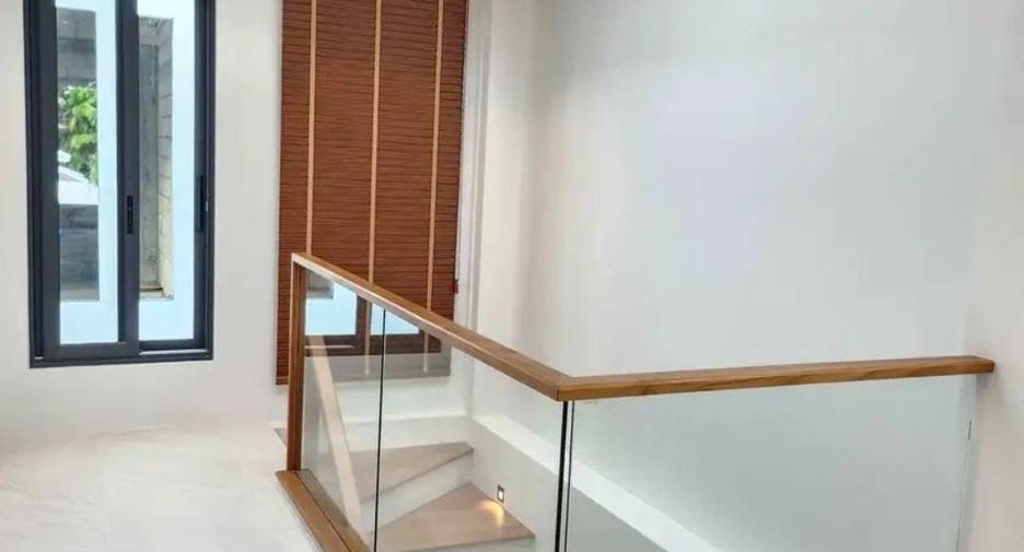 For sale and for rent 3 bedrooms villa in Mueang Phuket, Phuket