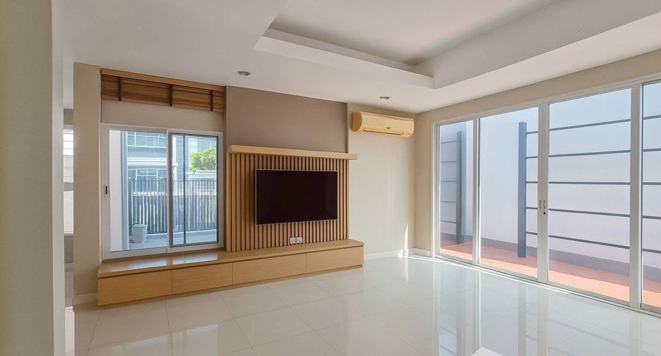 Haus zum Kauf mit 3 Zimmer in Prawet, Bangkok