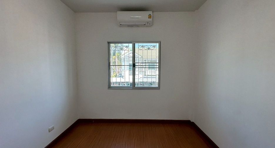 For sale 3 bedrooms townhouse in Pak Kret, Nonthaburi