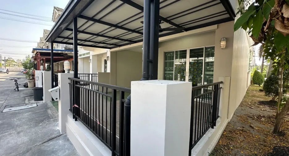 For sale 3 bedrooms townhouse in Pak Kret, Nonthaburi