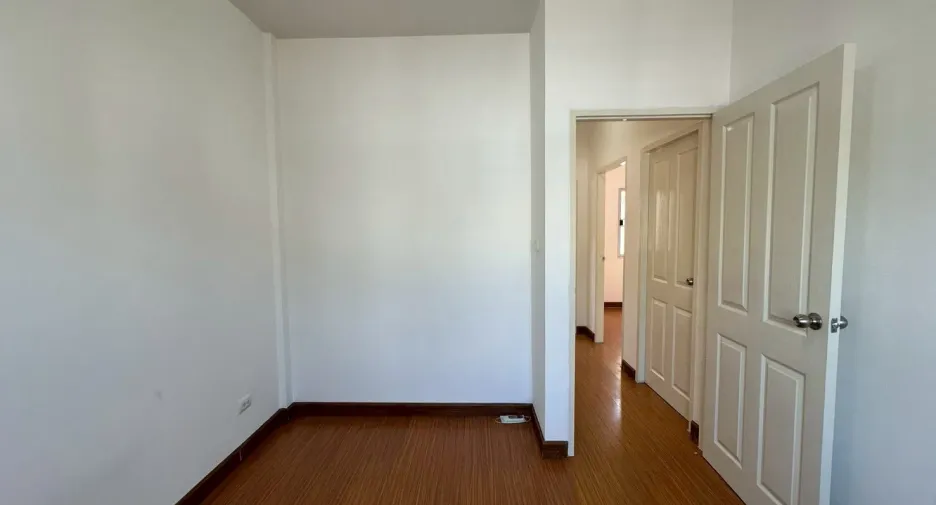 For sale 3 bedrooms townhouse in Pak Kret, Nonthaburi