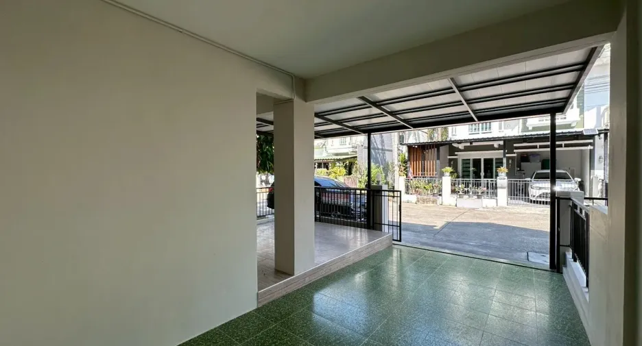 For sale 3 bedrooms townhouse in Pak Kret, Nonthaburi