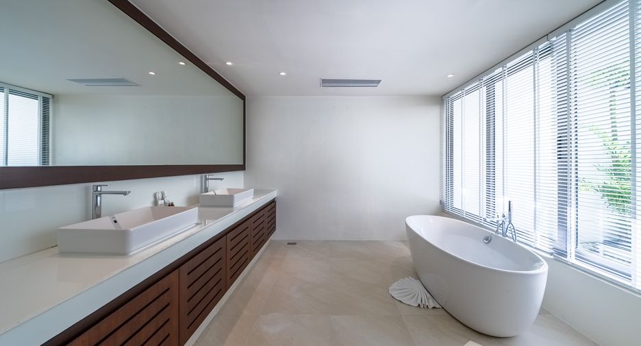 For rent 5 bedrooms villa in Thalang, Phuket
