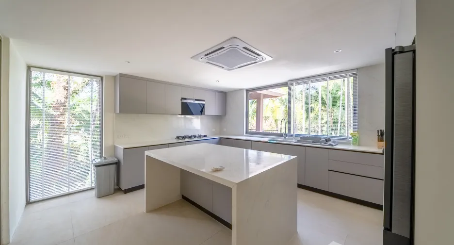 For rent 5 bedrooms villa in Thalang, Phuket