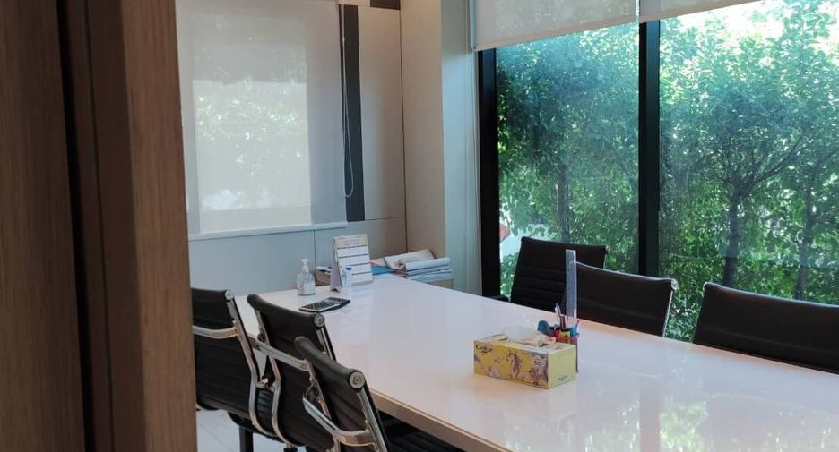 For sale 5 bedrooms house in Lat Krabang, Bangkok