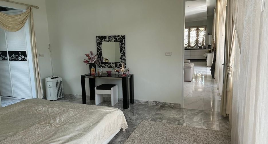 For rent 3 bedrooms villa in Hua Hin, Prachuap Khiri Khan