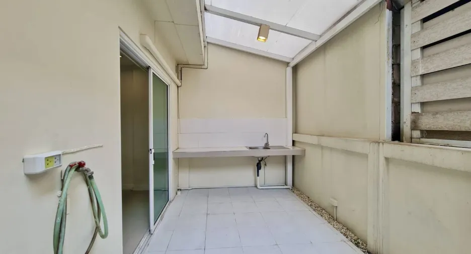 For sale 3 bedrooms townhouse in Phasi Charoen, Bangkok