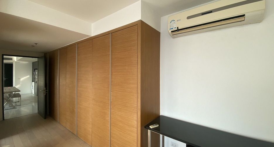 For sale 2 bedrooms condo in Watthana, Bangkok