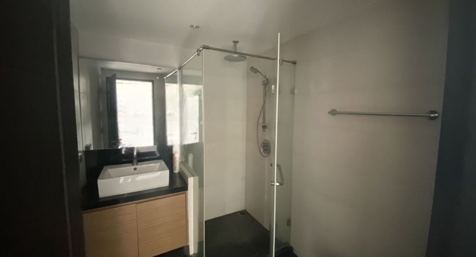 For sale 2 bedrooms condo in Watthana, Bangkok