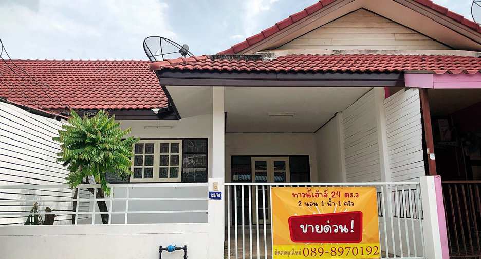 For sale 2 bedrooms townhouse in Si Maha Phot, Prachin Buri