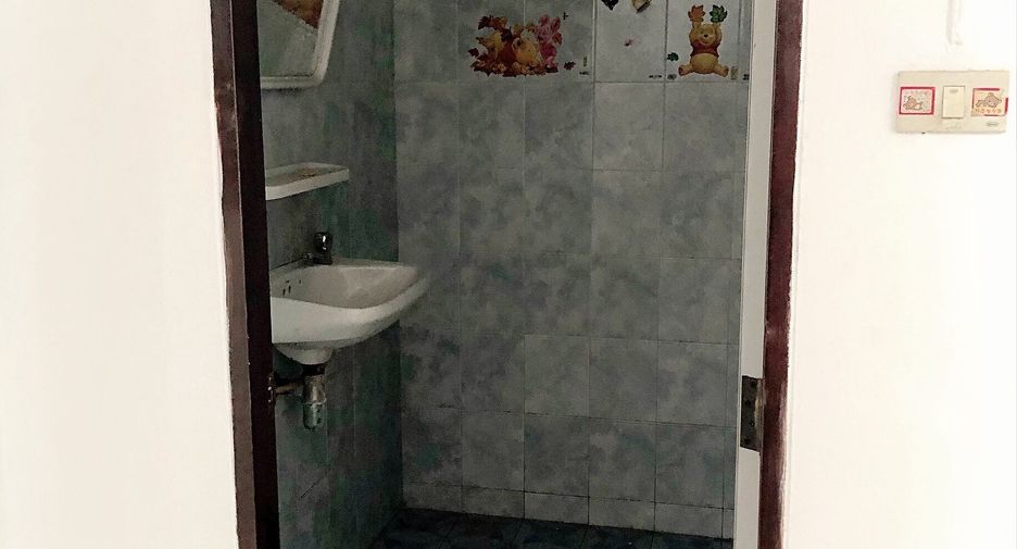 For sale 2 bedrooms townhouse in Si Maha Phot, Prachin Buri