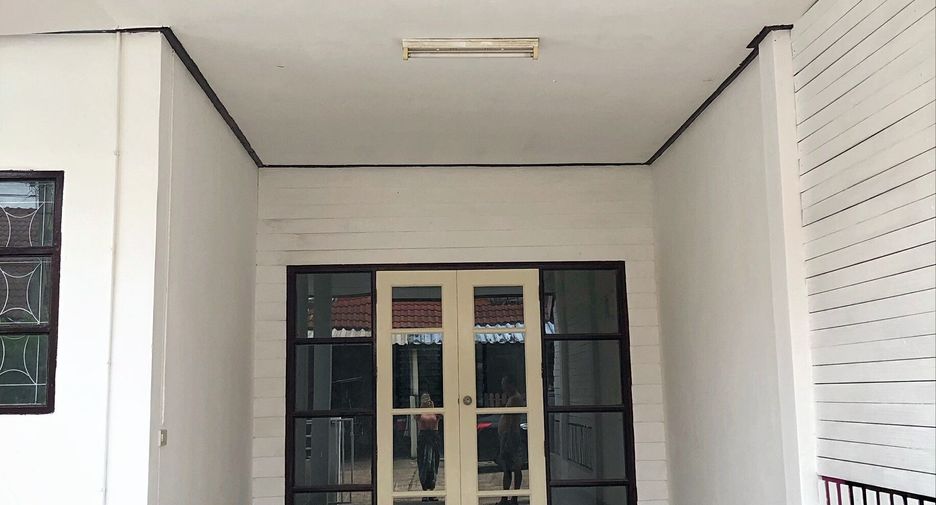 For sale 2 bedrooms townhouse in Si Maha Phot, Prachin Buri
