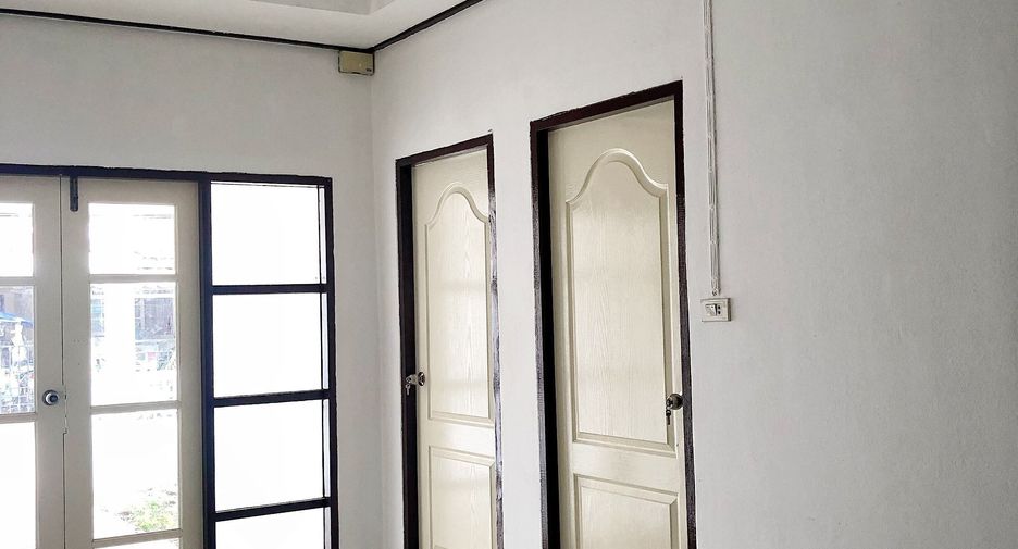 For sale 2 bedrooms townhouse in Si Maha Phot, Prachin Buri