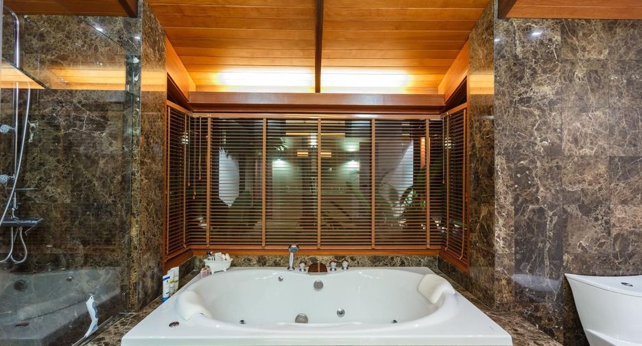 For sale 6 bedrooms villa in Thalang, Phuket