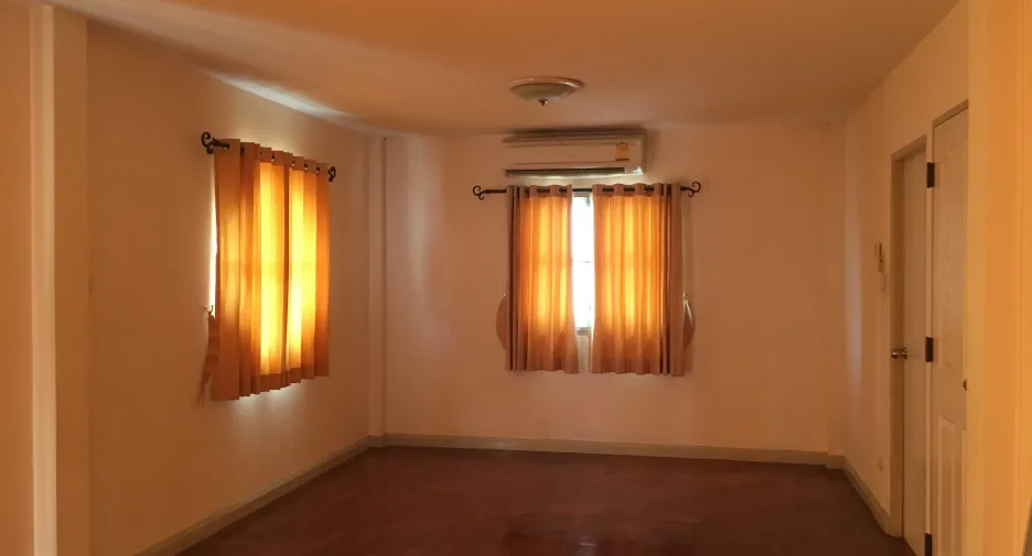 For sale 3 bedrooms house in Bang Khen, Bangkok