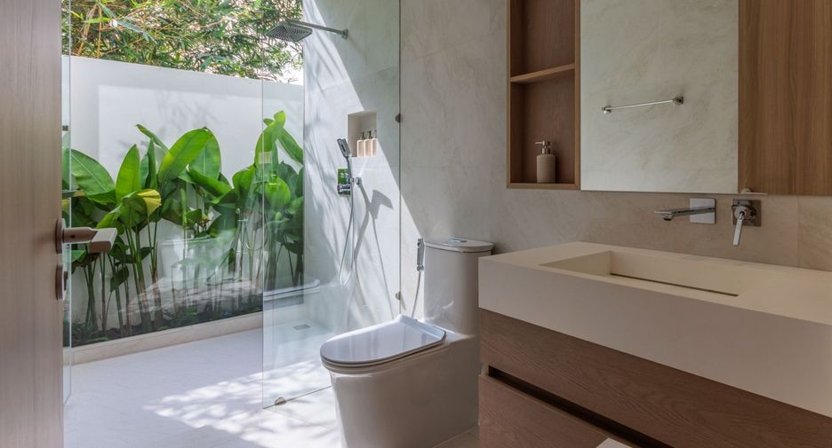 For sale and for rent 5 bedrooms villa in Thalang, Phuket