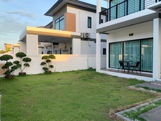 Casa en alquiler de 3 habitaciones en Bang Lamung, Chonburi
