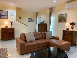 Casa en alquiler de 3 habitaciones en Bang Lamung, Chonburi