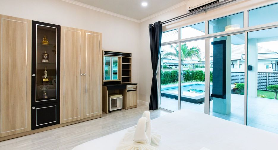 For sale 3 bedrooms villa in Hua Hin, Prachuap Khiri Khan