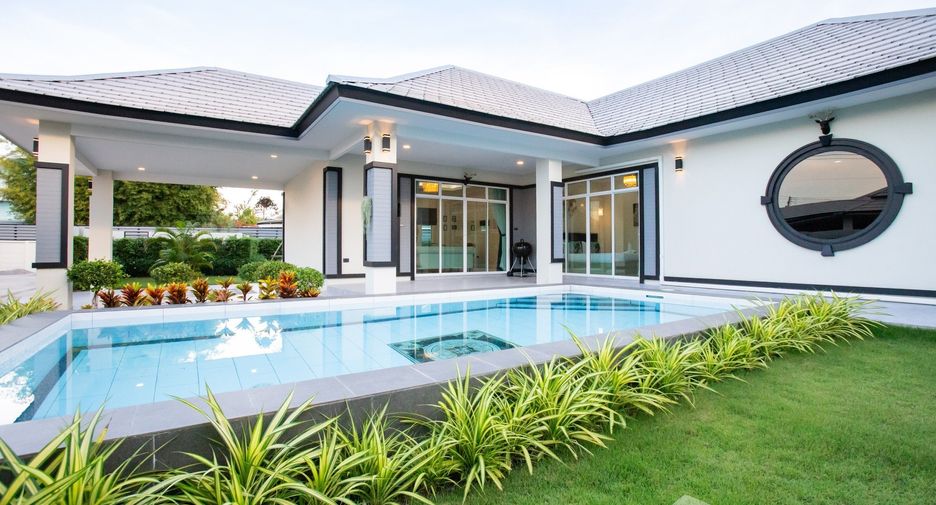 For sale 3 bedrooms villa in Hua Hin, Prachuap Khiri Khan