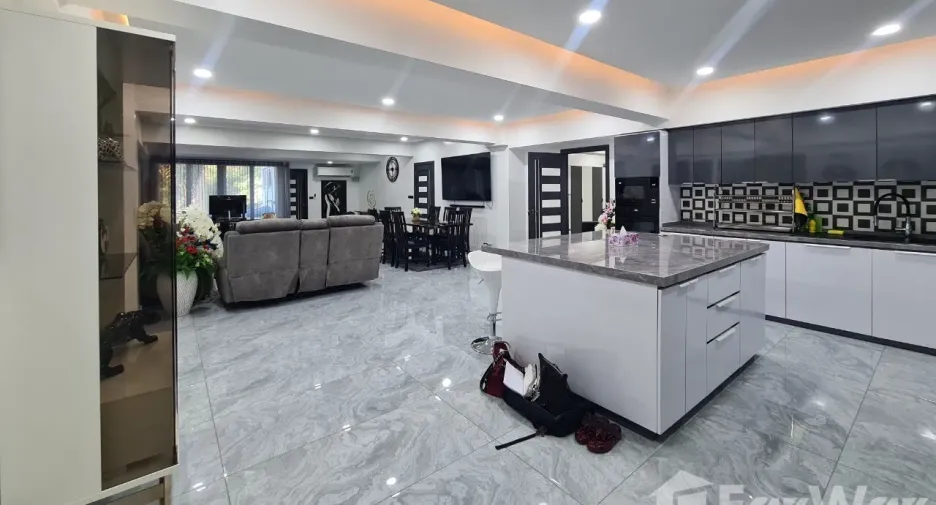 Condo en venta y en alquiler de 2 habitaciones en Bang Lamung, Chonburi