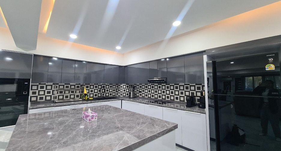 For sale そして for rent 2 ベッドルーム condo in Bang Lamung, Chonburi