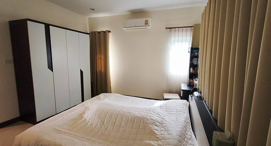 For sale 4 bedrooms house in Hua Hin, Prachuap Khiri Khan