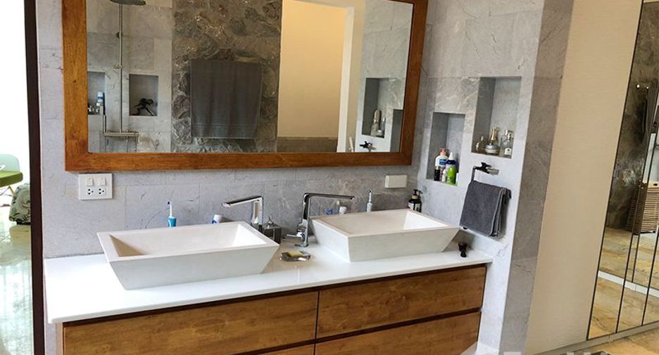 For sale 4 bedrooms villa in Sam Roi Yot, Prachuap Khiri Khan