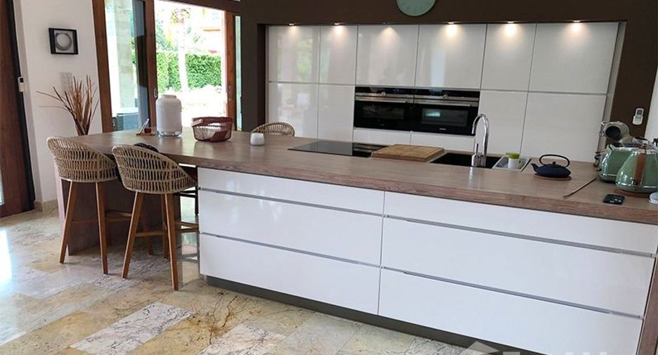 For sale 4 bedrooms villa in Sam Roi Yot, Prachuap Khiri Khan