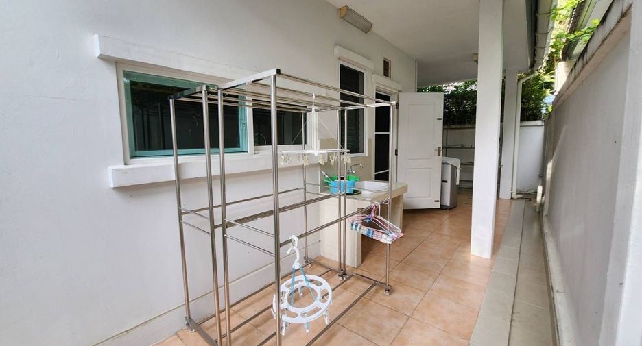 Haus zur Miete mit 4 Zimmer in Mueang Chiang Mai, Chiang Mai