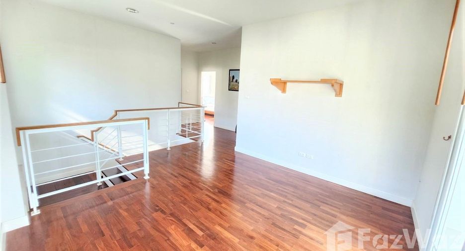 Haus zur Miete mit 4 Zimmer in Mueang Chiang Mai, Chiang Mai