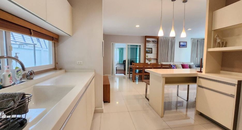 Casa en alquiler de 4 habitaciones en Mueang Chiang Mai, Chiang Mai