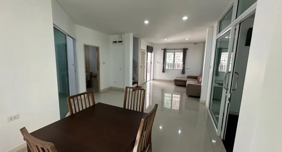 For rent 3 bedrooms house in Bang Lamung, Chonburi