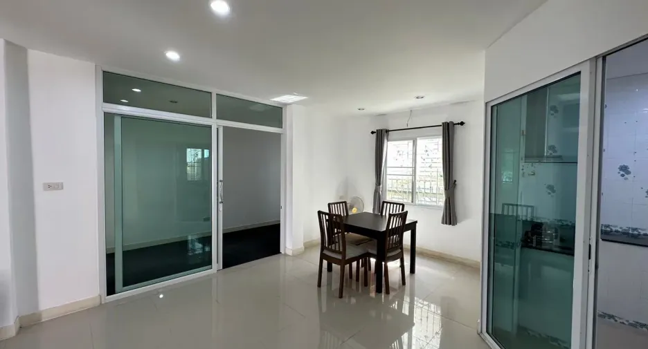 For rent 3 bedrooms house in Bang Lamung, Chonburi