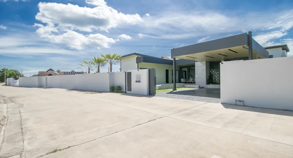 For sale 3 bedrooms villa in Klaeng, Rayong