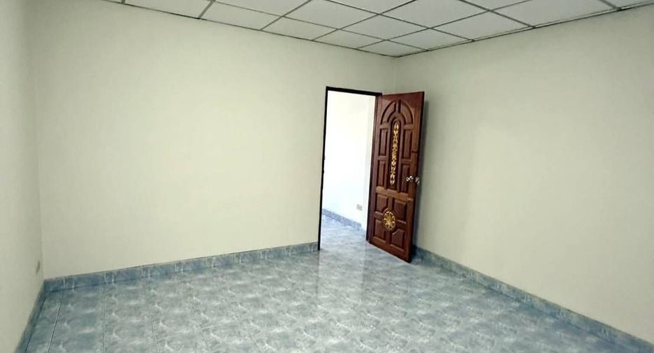For rent 2 bedrooms retail Space in Bang Lamung, Chonburi