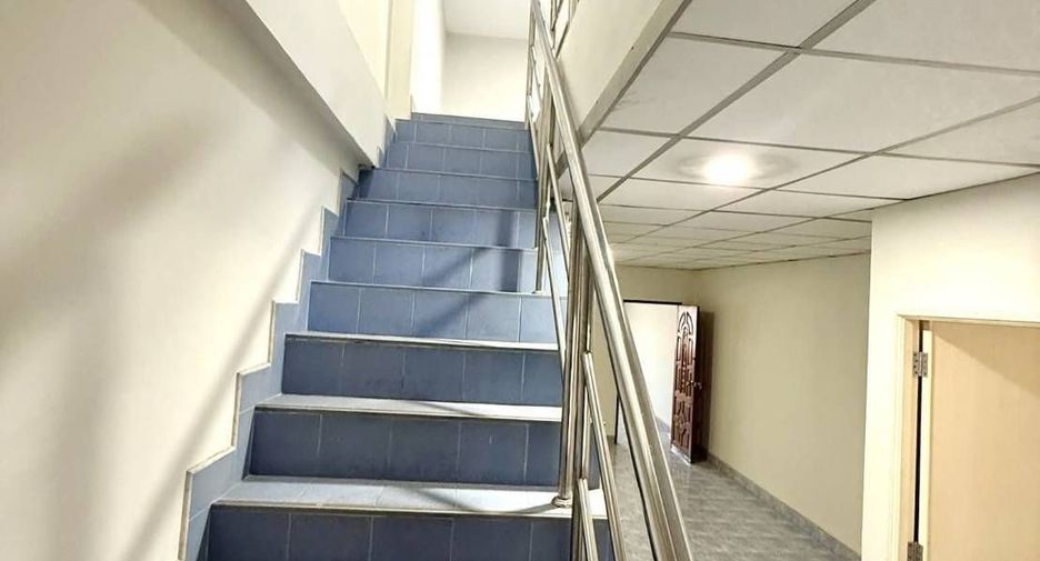 For rent 2 bedrooms retail Space in Bang Lamung, Chonburi